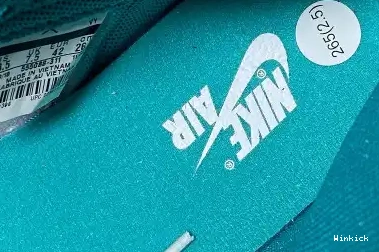 AIR AIR - HIGH JORDAN 1 'TURBO RETRO JORDAN GREEN' 555088-311 - OG 0525